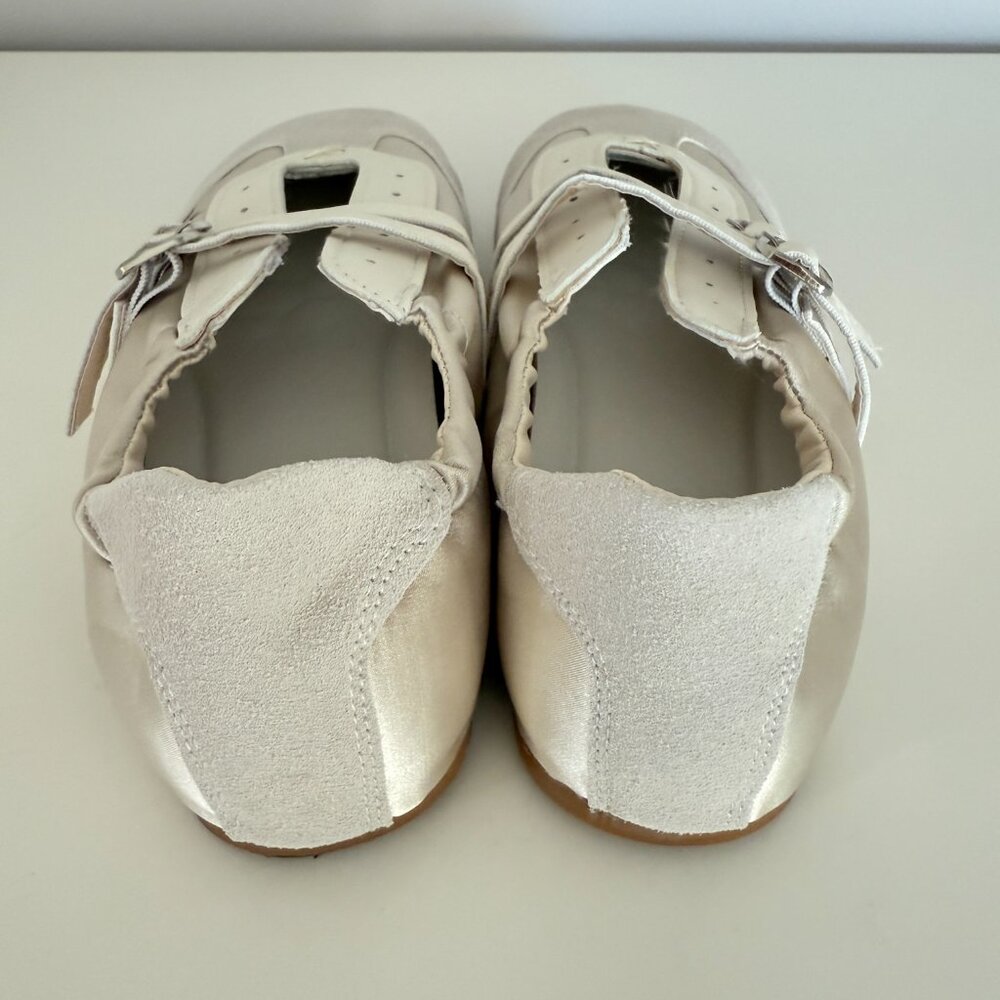 Ballet Flats Double Straps Tan Off White Size 7 Mixed Fabric - Picture 2 of 6